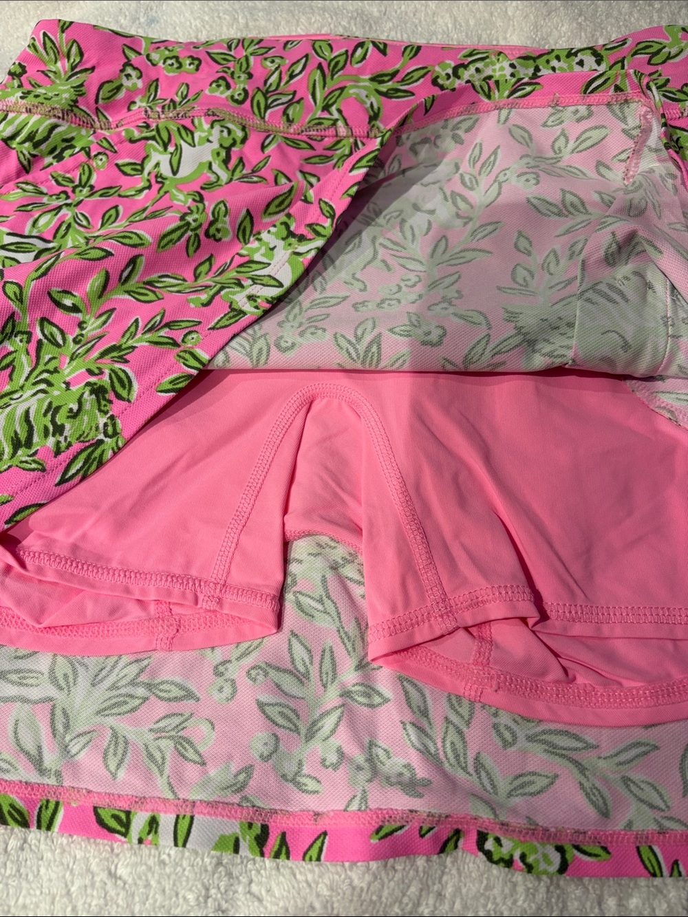 Lilly Pulitzer Pink Tropical Print Skort. Size M only worn once. - Picture 5 of 5